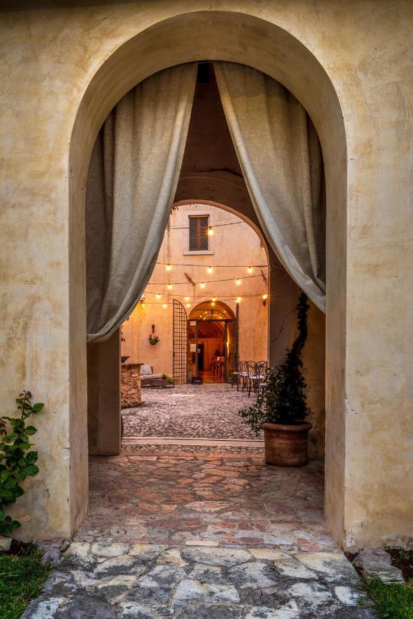 Ex Convento Santa Croce-Country Resort Sant'Anatolia di Narco Bagian luar foto